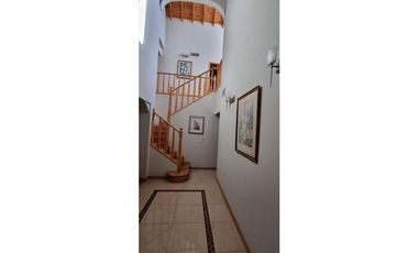 Venta Hermoso Chalet Centrico en Lujan