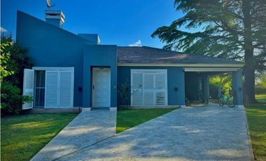 Venta Casa en Club Campo de Golf Praderas de Lujan