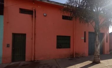 CASA CON GALPON en venta