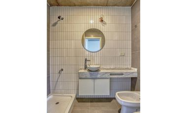 monoambiente en venta en lujan centro con balcón al frente