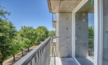 monoambiente en venta en lujan centro con balcón al frente