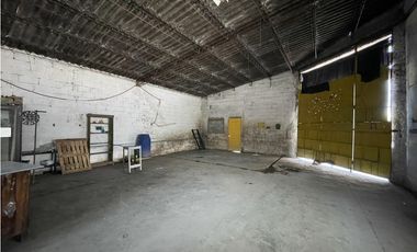 Galpon a la venta en lujan calle libertad 1227 esquina independencia