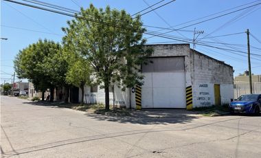 Galpon a la venta en lujan calle libertad 1227 esquina independencia