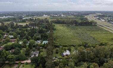 Terreno a la venta en hosteria sur calle el benteveo