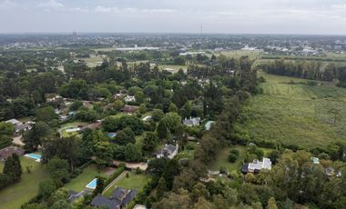 Terreno a la venta en hosteria sur calle el benteveo