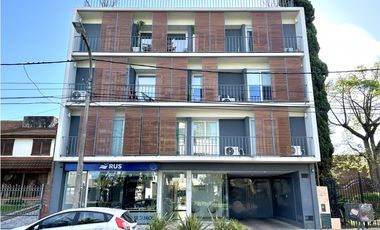 Departamento 2 ambientes en venta en lujan centro con balcón y cochera Av. humberto primo