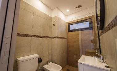 Departamento 3 ambientes planta baja con galeria y parrillla