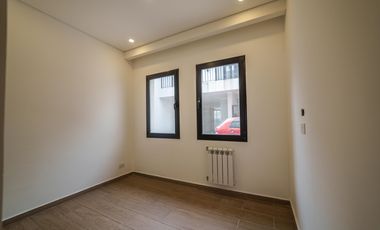 Departamento 3 ambientes planta baja con galeria y parrillla