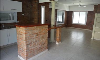 casa a la venta en lujan calle padre varela esquina italia plazoleta rosario