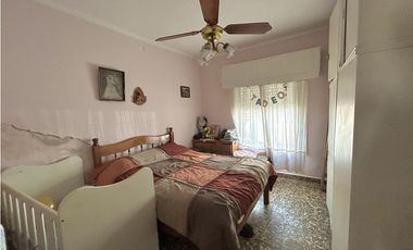 casa a la venta en lujan calle libertad esquina la paz