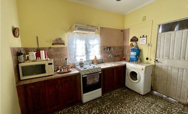 casa a la venta en lujan calle libertad esquina la paz