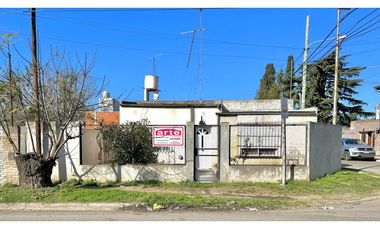 casa a la venta en lujan calle libertad esquina la paz