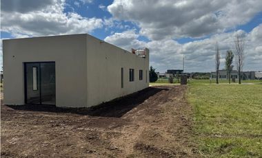 Casa a la venta en Barrio cerrado Los Juncos lote Q7