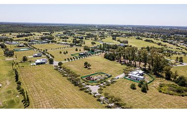 Casa de 5 ambientes a estrenar en venta en everlinks Golf