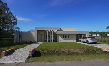 casa a estrenar en venta en club de campo Harás san pablo General Rodriguez