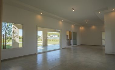 casa a estrenar en venta en club de campo Harás san pablo General Rodriguez