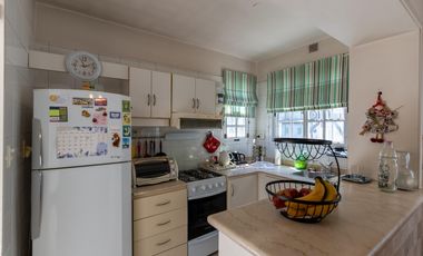 Casa a la venta en lujan centro calle Hipolito Yrigoyen 1182