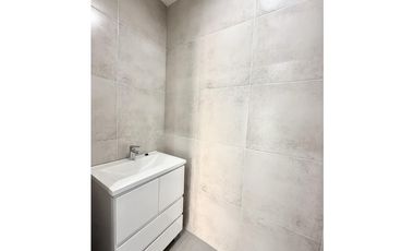 Local a estrenar en venta en lujan centro