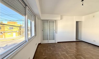 Local a estrenar en venta en lujan centro