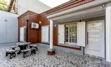 casa en venta en lujan centro calle zitarrosa y av f. beschtedt