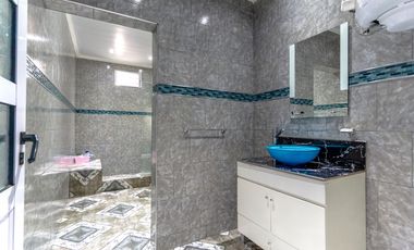 casa en venta en lujan centro calle zitarrosa y av f. beschtedt