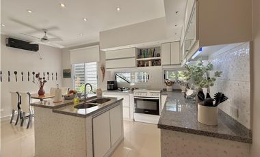 casa en venta en lujan las casuarinas