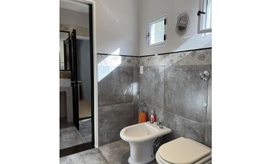 casa en venta en lujan las casuarinas