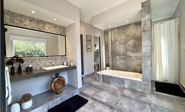 casa en venta en lujan las casuarinas