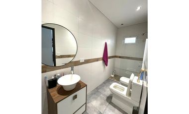 departamento 2 ambientes en venta en lujan centro con balcón sin expensas