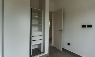 Casa a estrenar de 5 ambientes en venta  en Everlinks Golf