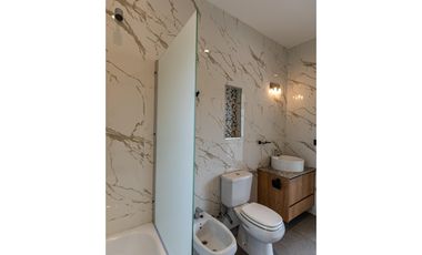 Casa a estrenar de 5 ambientes en venta  en Everlinks Golf