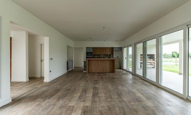 Casa a estrenar la venta en barrio cerrado La Concepcion country club