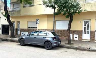 Departamento 4 ambientes en venta en lujan centro planta baja con patio