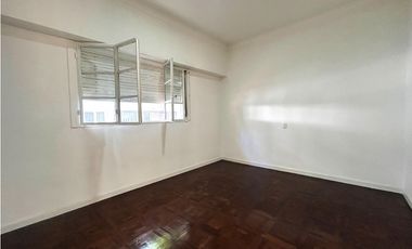 Departamento 4 ambientes en venta en lujan centro planta baja con patio