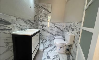 Departamento 4 ambientes en venta en lujan centro planta baja con patio