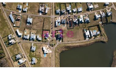 Terreno a la venta en barrio cerrado los juncos A49