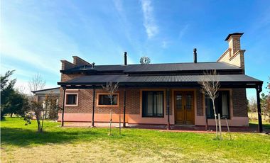 Casa quinta de 1 hectarea a la venta en mercedes