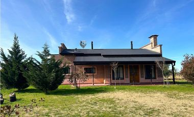 Casa quinta de 1 hectarea a la venta en mercedes