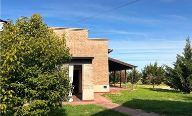Casa quinta de 1 hectarea a la venta en mercedes