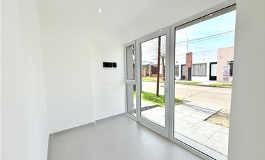 Local a estrenar en venta en lujan centro