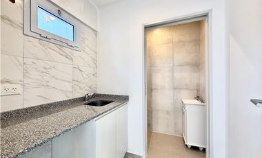 Local a estrenar en venta en lujan centro