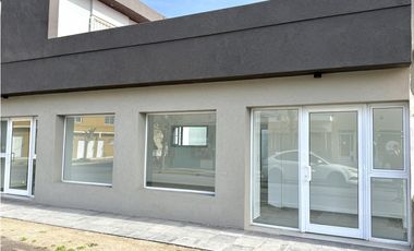 Local a estrenar en venta en lujan centro