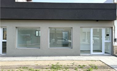 Local a estrenar en venta en lujan centro
