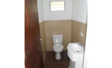 departamento duplex 3 ambientes en venta en lujan planta baja con patio y cochera apto credito