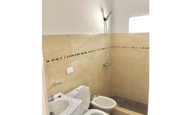 departamento duplex 3 ambientes en venta en lujan planta baja con patio y cochera apto credito