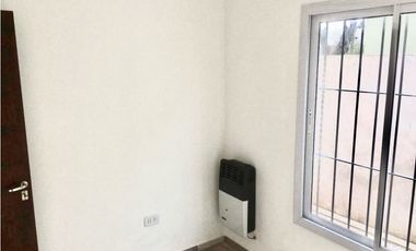 departamento duplex 3 ambientes en venta en lujan planta baja con patio y cochera apto credito