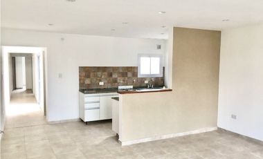 departamento duplex 3 ambientes en venta en lujan planta baja con patio y cochera apto credito