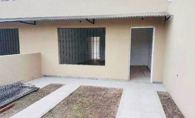 departamento duplex 3 ambientes en venta en lujan planta baja con patio y cochera apto credito