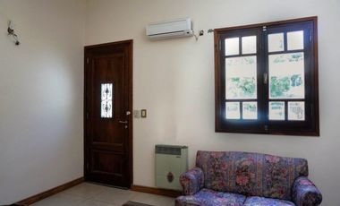 Casa de 3 ambientes en venta en lujan apto credito