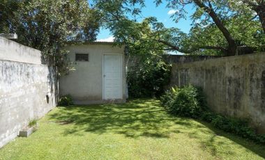 Casa de 3 ambientes en venta en lujan apto credito